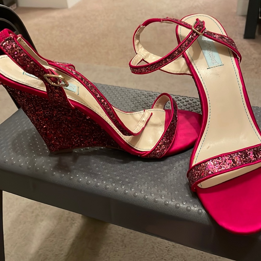 Betsey Johnson pink glitter sandals